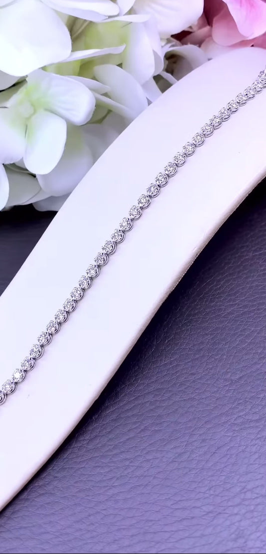 Diamond tennis bracelet